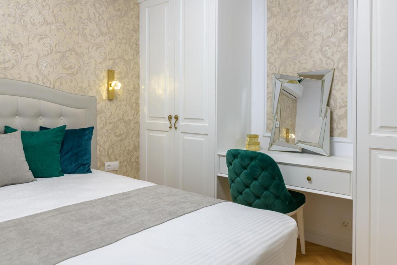 Лукс На Море Luxury Apartment In Downtown With Garage Varna Exterior photo
