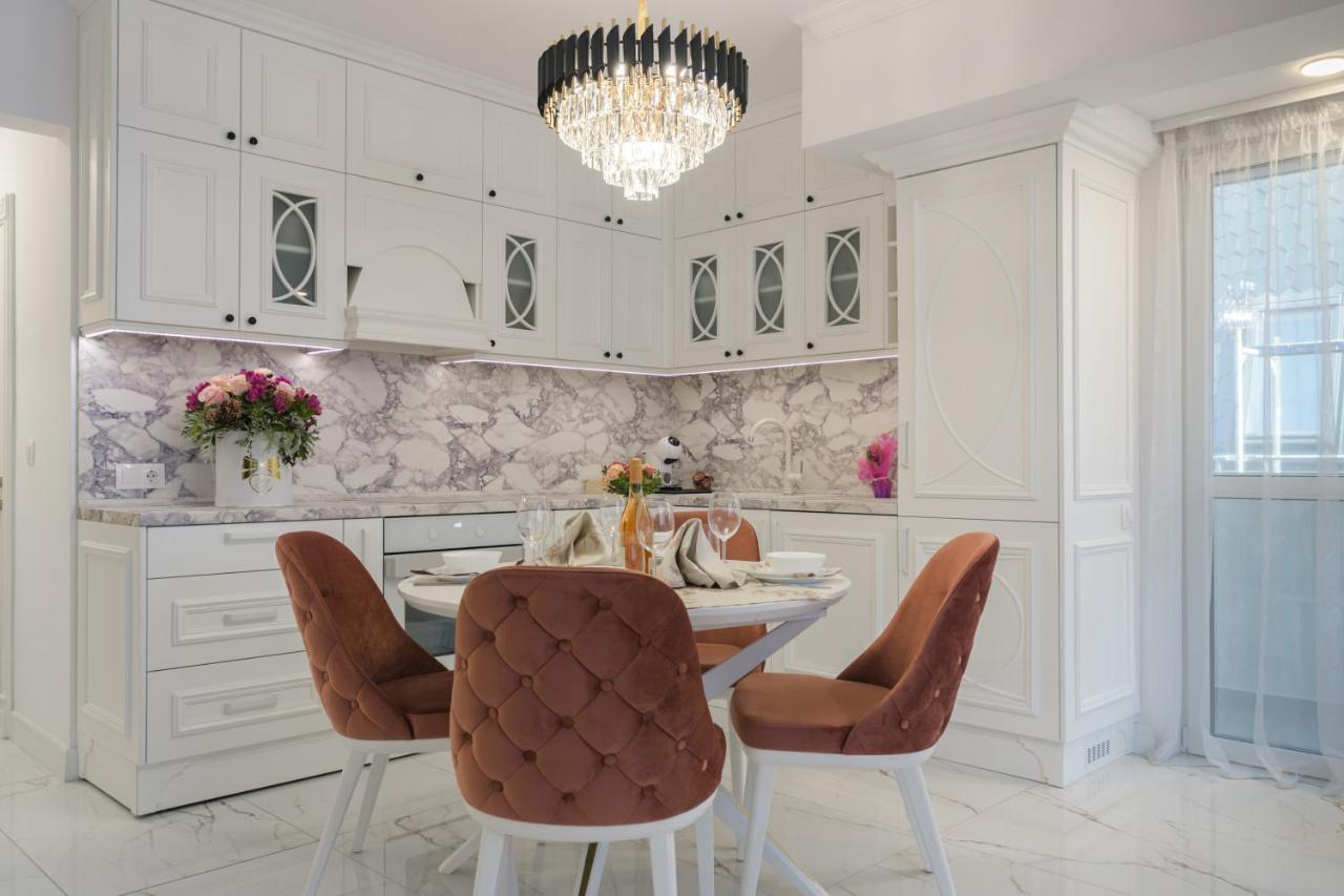 Лукс На Море Luxury Apartment In Downtown With Garage Varna Exterior photo